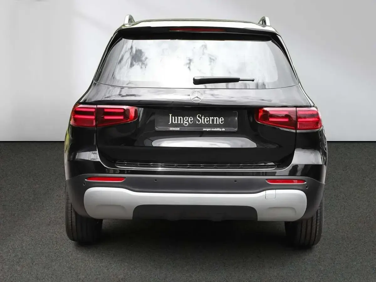 Gebraucht Mercedes GLB200 163 PS (119 kW) 2025 Schwarz SUV