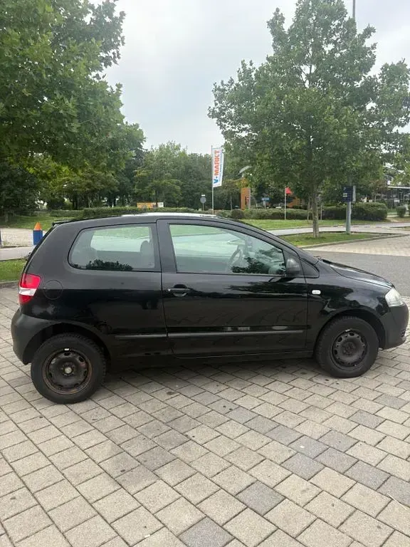 Gebraucht VW Fox 54 PS (39 kW) 2006 Schwarz Kleinwagen
