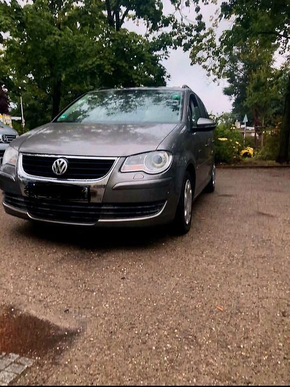Grau Gebraucht 2009 VW Touran Van / Kleinbus | 4.500 € (Guter Preis) - Bild 1/4
