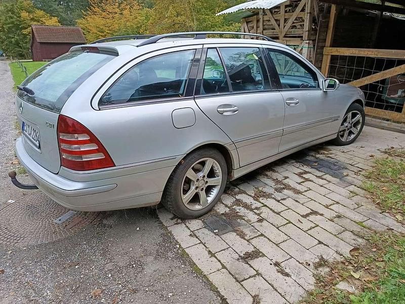 Silber Gebraucht 2004 Mercedes C270 Avantgarde Kombi | 1.449 € (Superpreis) - Bild 1/4