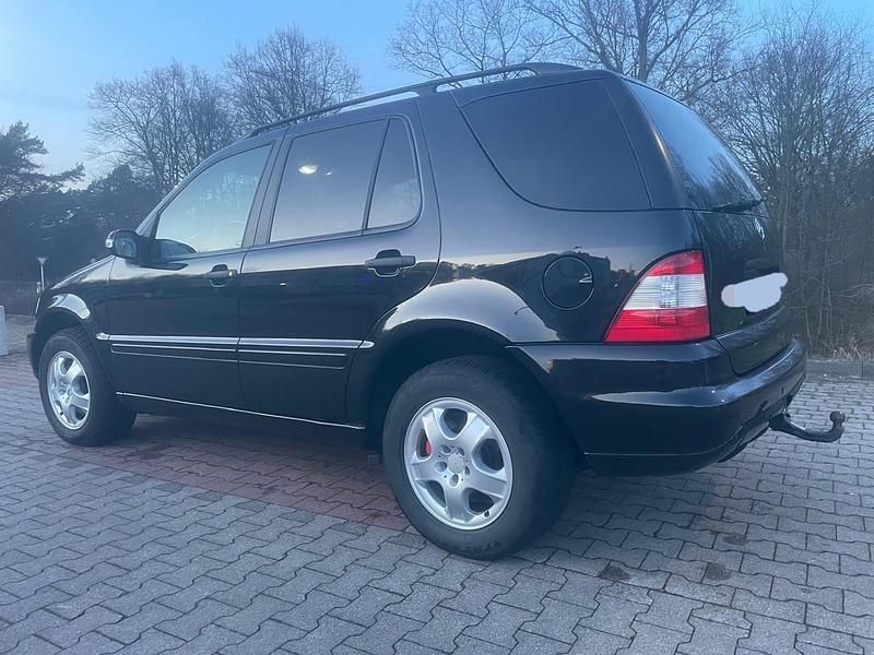 Gebraucht Mercedes ML270 163 PS (119 kW) 2003 SUV