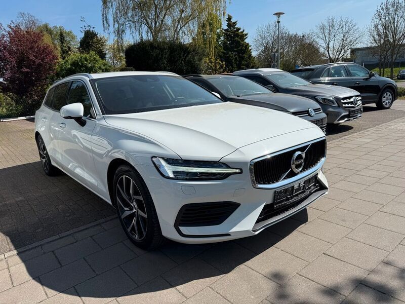 Ice white, solid / solid Gebraucht 2020 Volvo V60 Pro Kombi | 27.950 € (Fairer Preis) - Bild 1/4