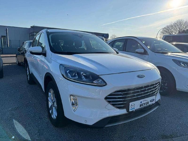 Gebraucht Ford Kuga Titanium 152 PS (111 kW) 2022 Frostweiß SUV