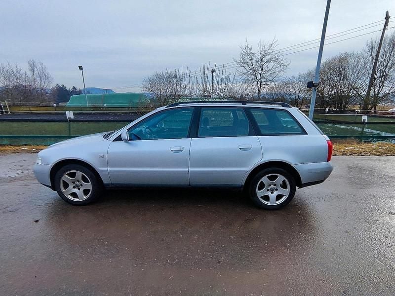 Gebraucht Audi A4 125 PS (91 kW) 2001 Silber Kombi
