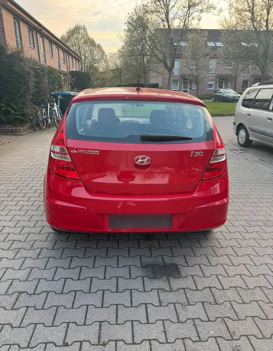 Gebraucht Hyundai i30 109 PS (80 kW) 2008 Rot Kleinwagen