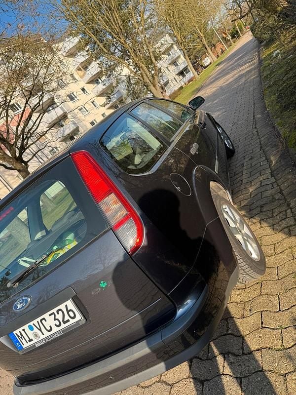 Gebraucht Ford Focus 115 PS (84 kW) 2006 Schwarz Kombi