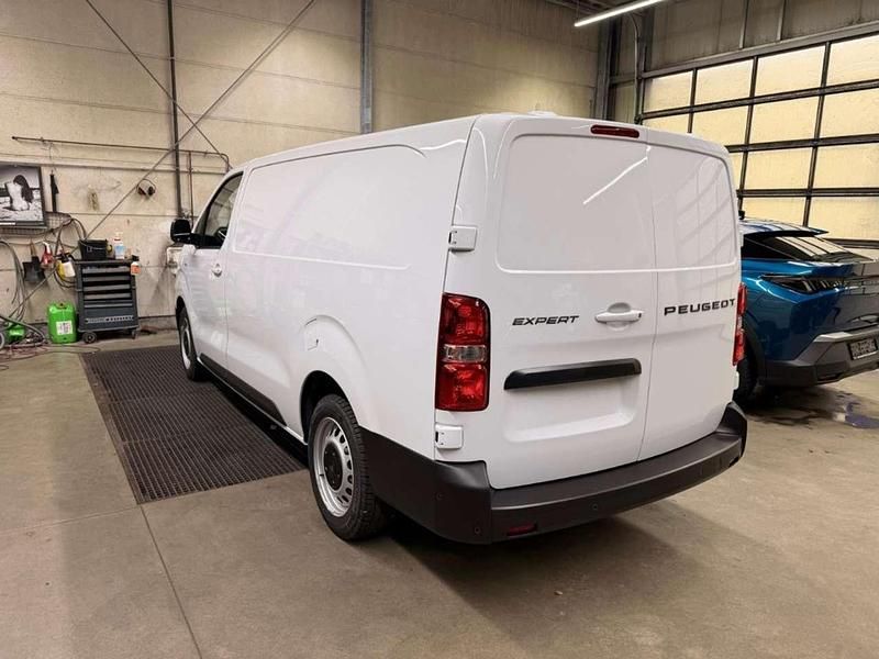 Gebraucht Peugeot Expert 177 PS (130 kW) 2024 Lackierung weiss icy/typ aussenverkleidung spiegel flach standard Van