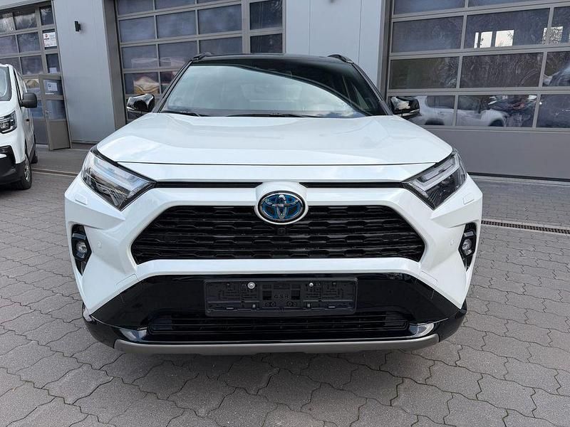 Gebraucht Toyota RAV4 Hybrid Style 218 PS (160 kW) 2025 Perweiß metallic 089 / schwarz SUV