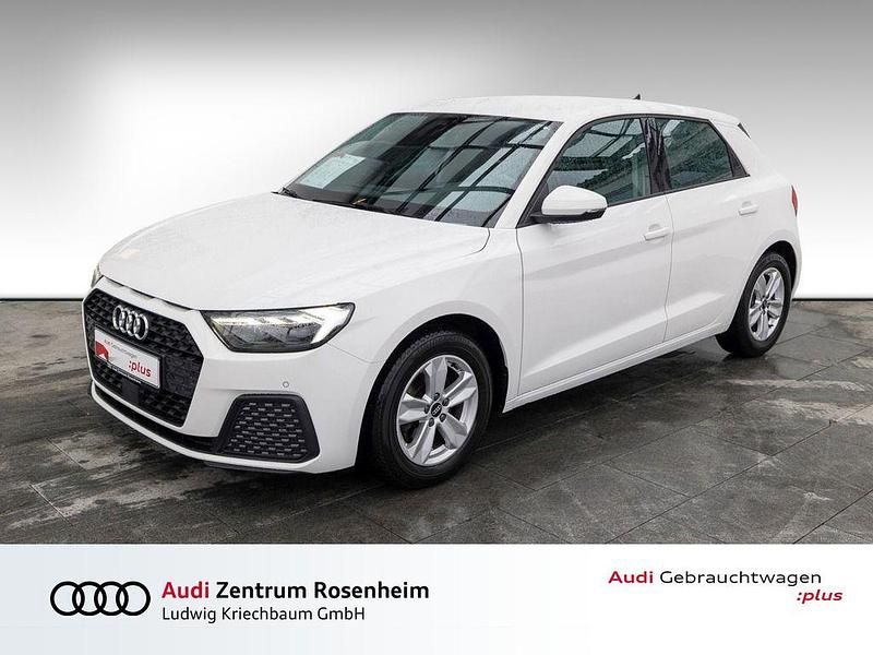 Weiß Gebraucht 2021 Audi A1 Sportback Comfort Kleinwagen | 18.880 € (Fairer Preis) - Bild 1/4