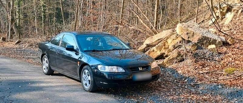 Second-hand Honda Civic 200 CP (147 kW) 2000 Negru Coupe