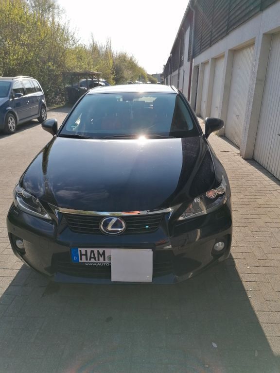 Schwarz Gebraucht 2012 Lexus CT200h Executive Line Limousine | 9.900 € (Fairer Preis) - Bild 1/4