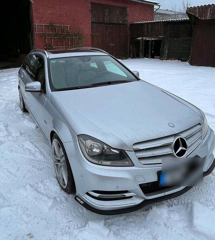 Silber Gebraucht 2011 Mercedes 220 Kombi | 7.500 € (Fairer Preis) - Bild 1/4