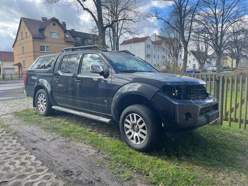 Schwarz Gebraucht 2013 Nissan Navarra SUV | 5.550 € - Bild 1/4