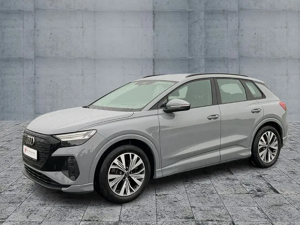 Gebraucht Audi Q4 e-tron Performance 125 kW (170 PS) 2023 Kieselgrau SUV