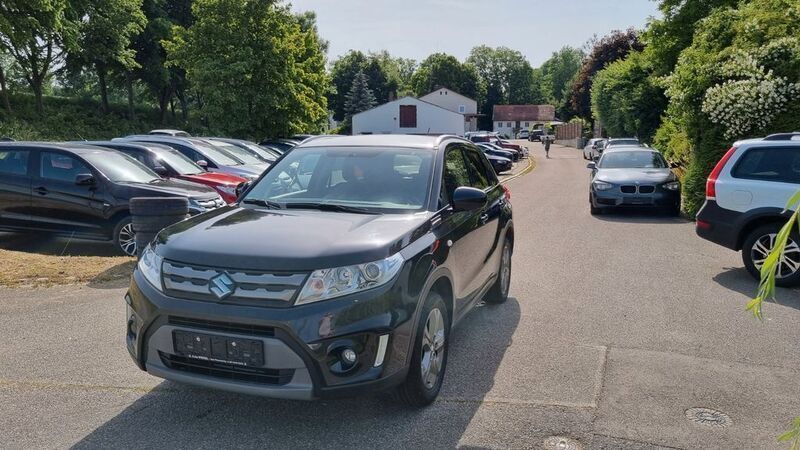 Schwarz Gebraucht 2017 Suzuki Vitara Comfort SUV | 14.500 € (Fairer Preis) - Bild 1/4