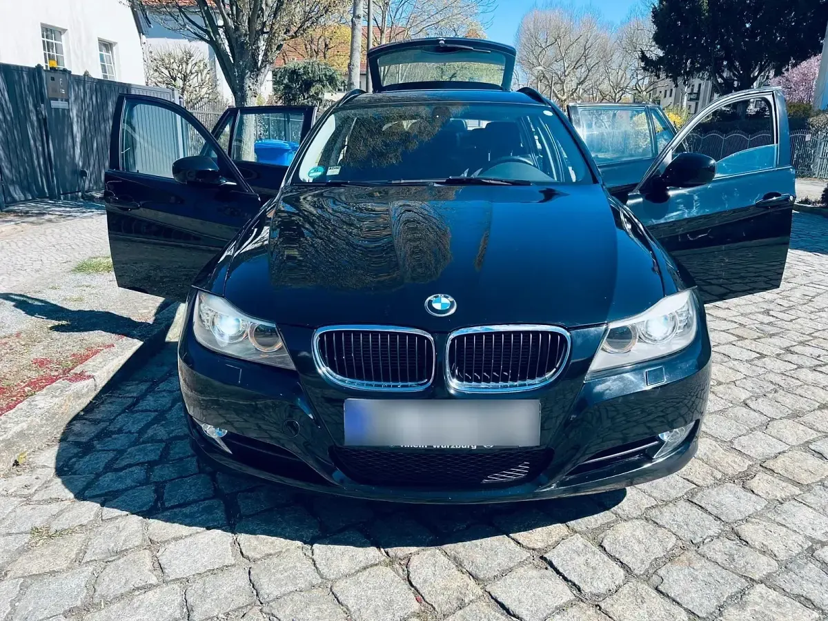 Gebraucht BMW 318 M Sport 143 PS (105 kW) 2012 Schwarz Kombi