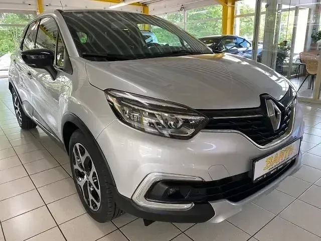 Używany Renault Captur Collection 150 KM (110 kW) 2020 Szary SUV