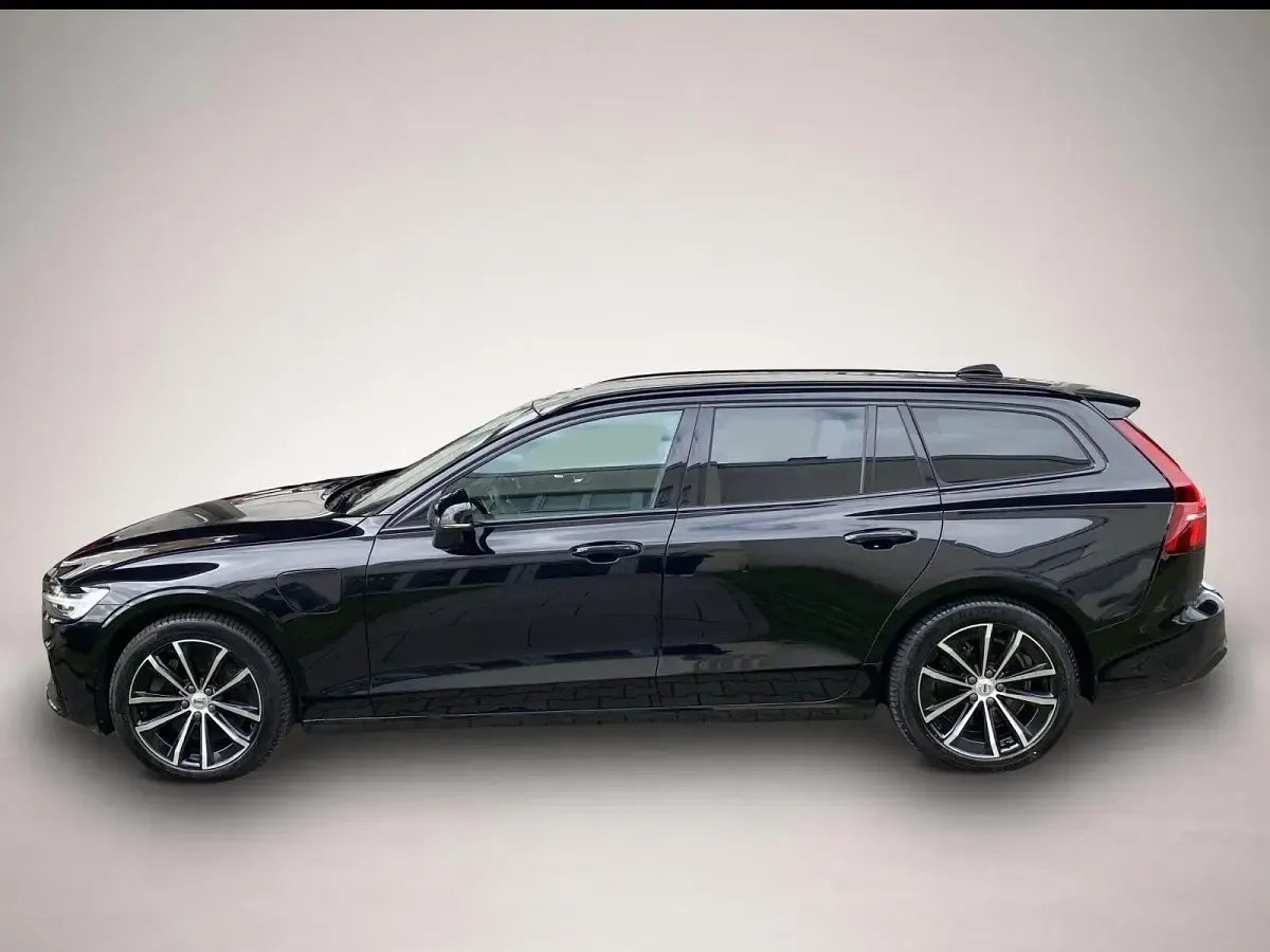Gebraucht Volvo V60 Plus 455 PS (334 kW) 2022 Manufacturer Kombi