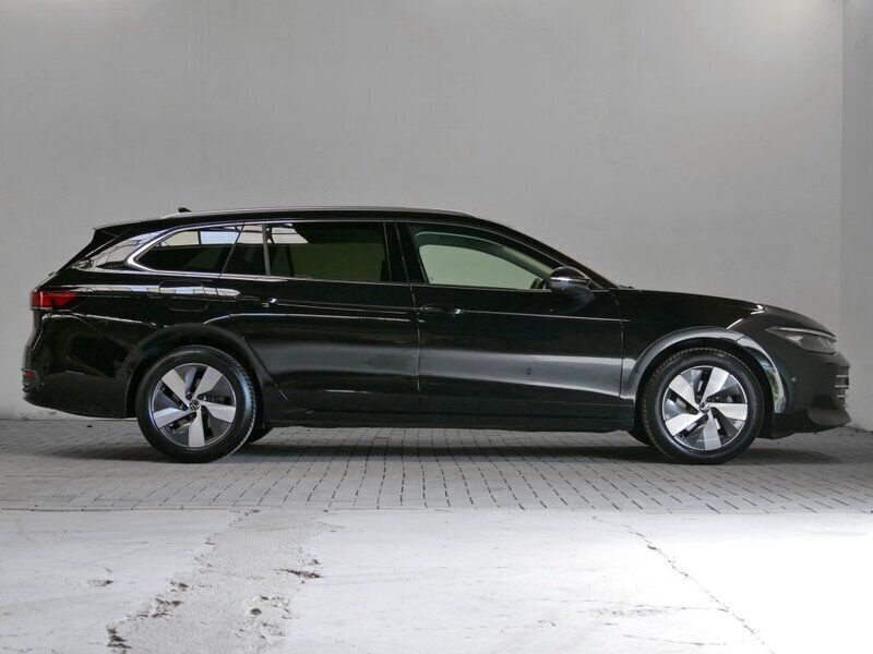 Gebraucht VW Passat Business 150 PS (110 kW) 2024 Schwarz Kombi