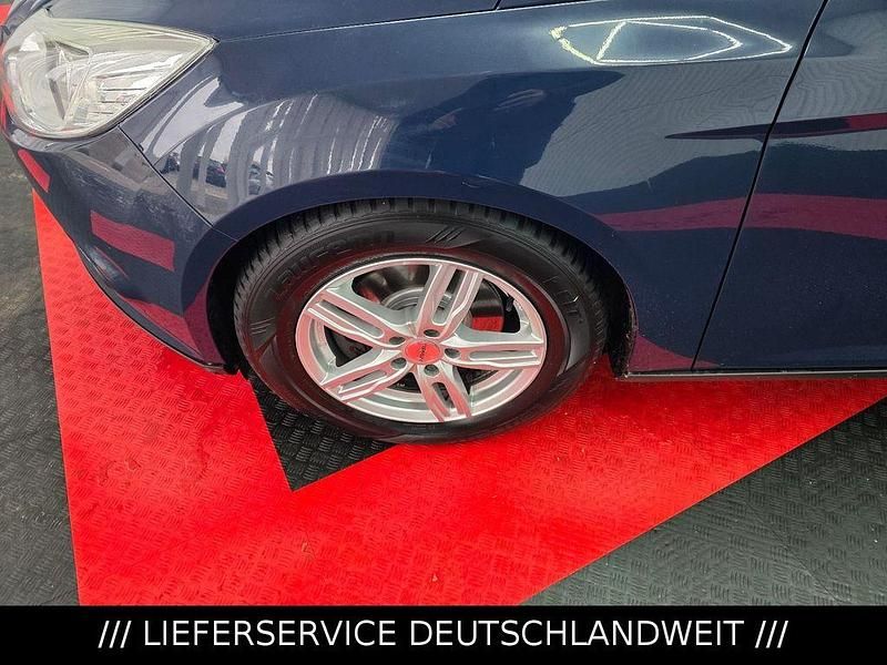 Gebraucht Ford Focus 116 PS (85 kW) 2013 Blau Kombi