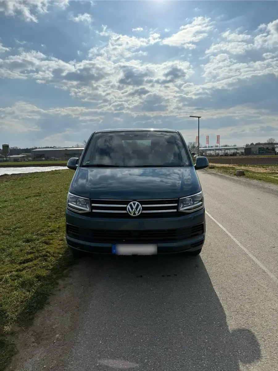 Gebraucht VW Multivan 204 PS (150 kW) 2018 Blau Van / Kleinbus