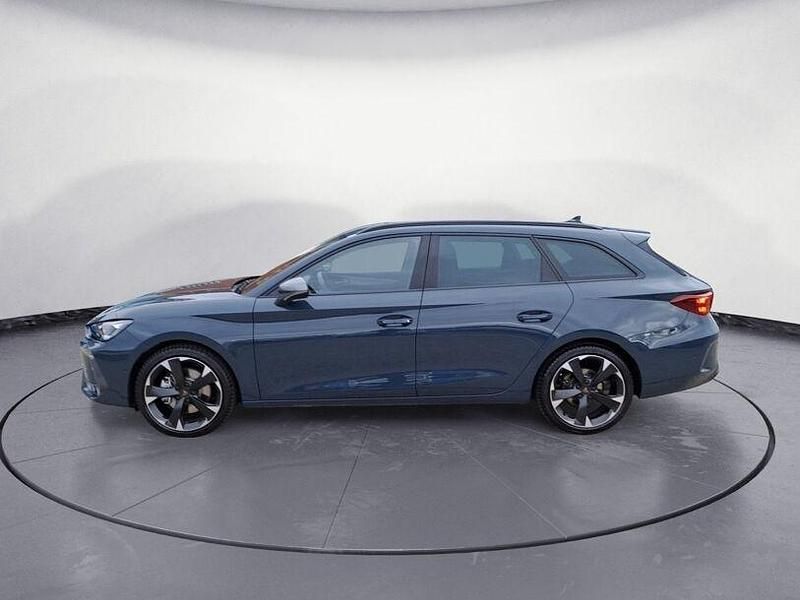 Second-hand Cupra Leon 150 CP (110 kW) 2025 Albastru Break
