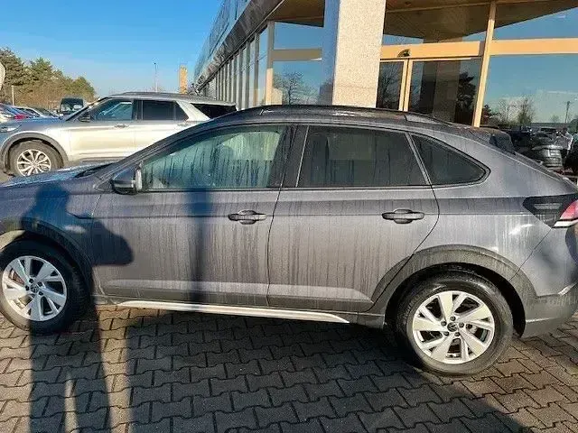 Używany VW Taigo Pro 110 KM (80 kW) 2023 Szary SUV