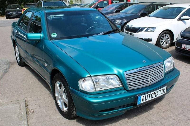 Gebraucht Mercedes C180 122 PS (89 kW) 1998 Grün Limousine