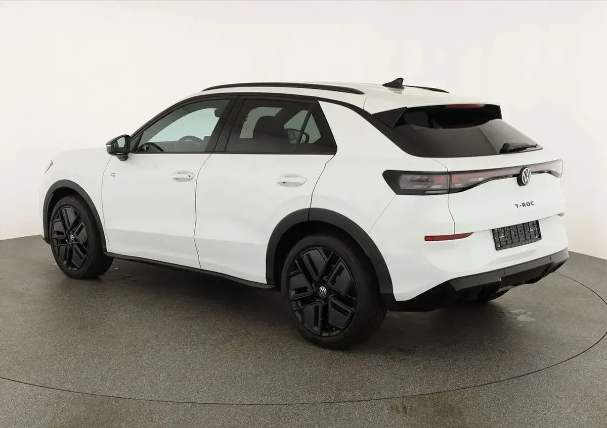 Neu VW T-Roc R-line 150 PS (110 kW) 2026 Pure white SUV