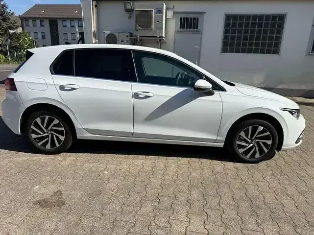 Gebraucht VW Golf VIII Style 150 PS (110 kW) 2020 Pure white Kleinwagen