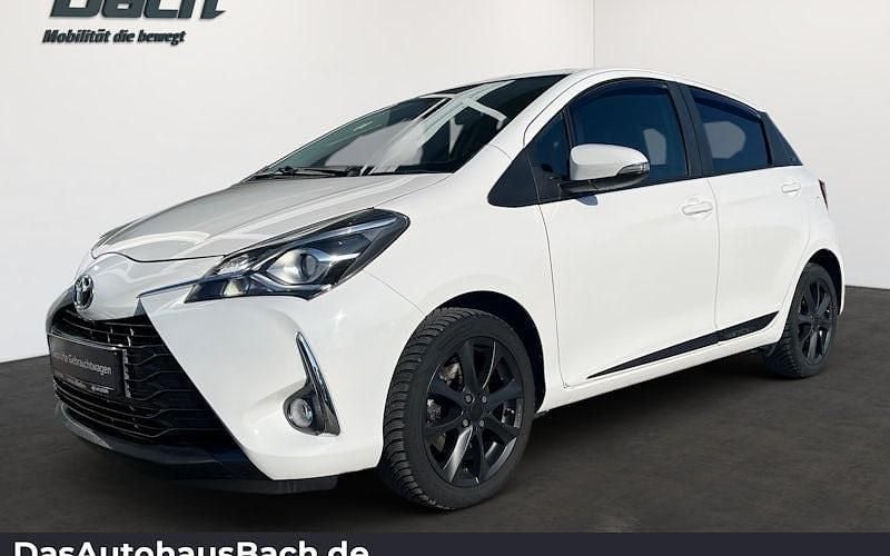 Gebraucht Toyota Yaris Club 111 PS (81 kW) 2019 Weiß Kleinwagen
