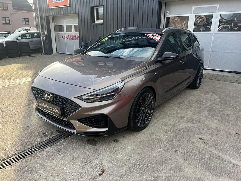 Braun Gebraucht 2021 Hyundai i30 N Line Kombi | 20.890 € (Fairer Preis) - Bild 1/4