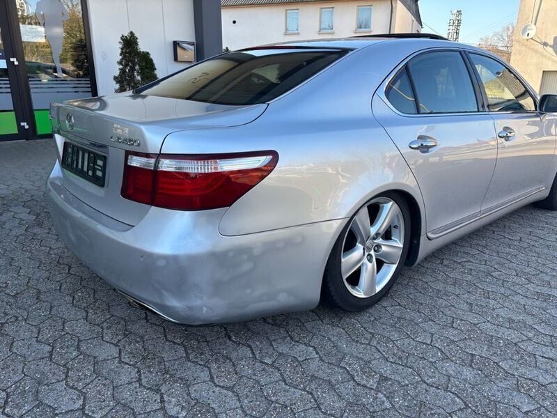 Gebraucht Lexus LS460 381 PS (280 kW) 2007 Silber Limousine