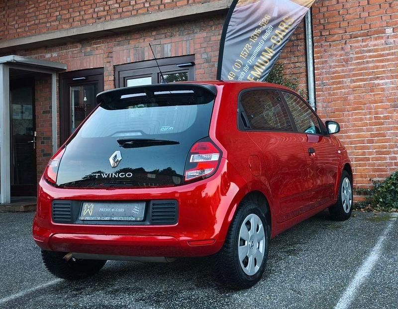Gebraucht Renault Twingo Life 69 PS (50 kW) 2018 Feuerrot Kleinwagen