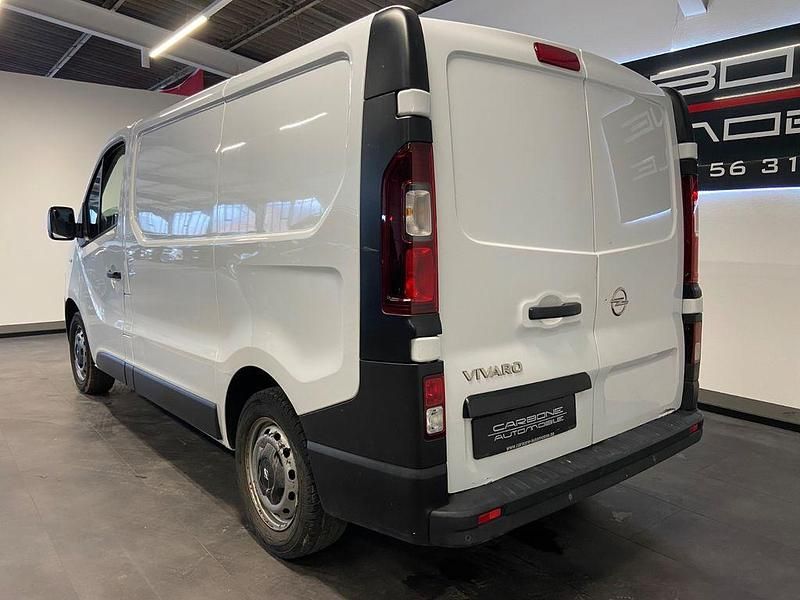 Gebraucht Opel Vivaro 95 PS (69 kW) 2017 Weiß Van / Kleinbus