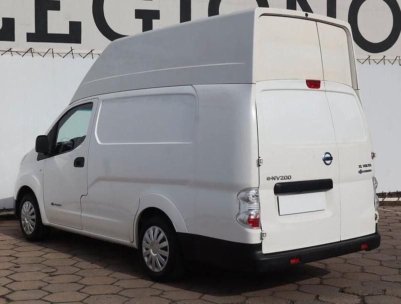 Gebraucht Nissan e-NV200 80 kW (109 PS) 2020 Weiß Van / Kleinbus