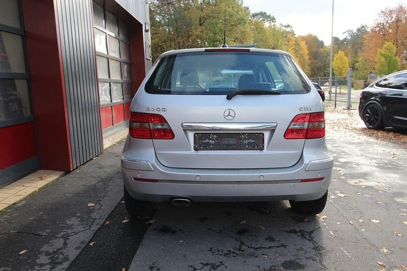Gebraucht Mercedes B200 140 PS (102 kW) 2005 Silber Van / Kleinbus