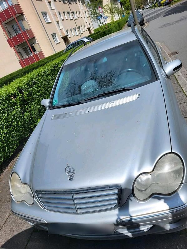 Second-hand Mercedes C180 143 CP (105 kW) 2004 Argintiu Break