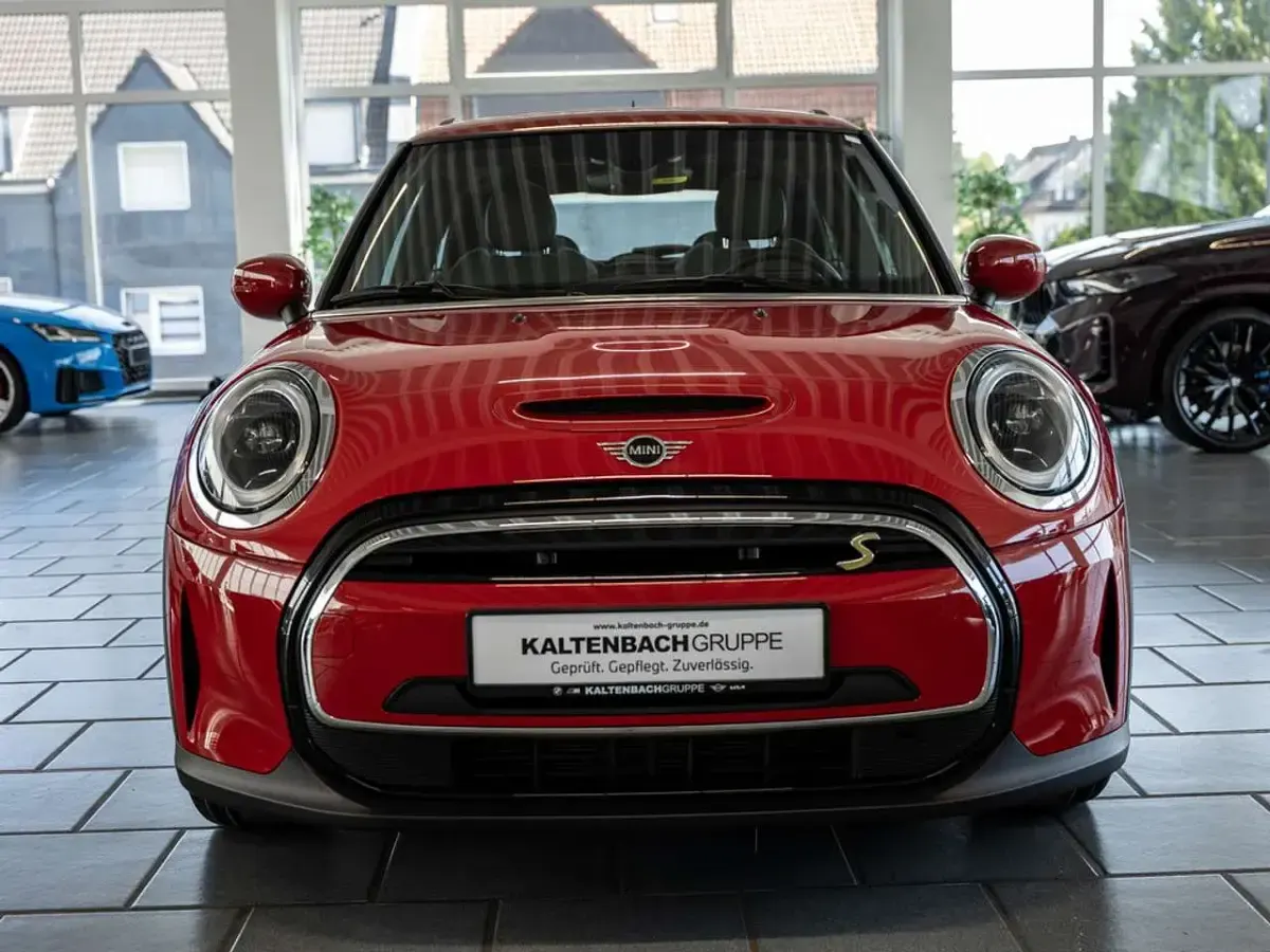 Gebraucht Mini Cooper SE Classic 135 kW (184 PS) 2022 Rot Kleinwagen