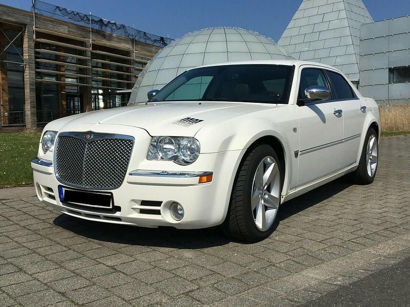 Beige Gebraucht 2007 Chrysler 300C Limousine | 16.500 € - Bild 1/4