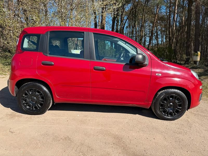 Gebraucht Fiat Panda 69 PS (50 kW) 2016 Rot Kleinwagen