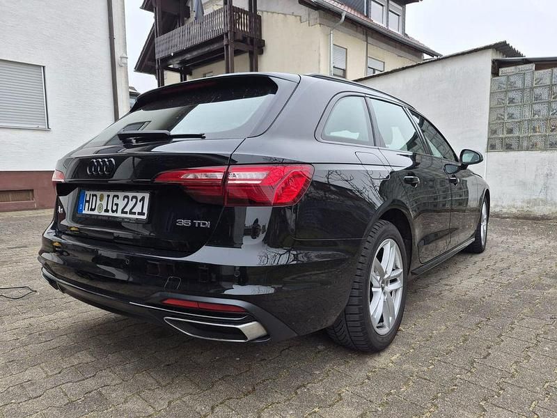 Gebraucht Audi A4 Advanced 163 PS (119 kW) 2020 Schwarz Kombi