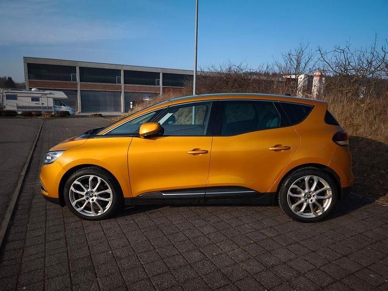 Gebraucht Renault Scénic IV Initiale Paris 132 PS (97 kW) 2017 Gelb Van / Kleinbus