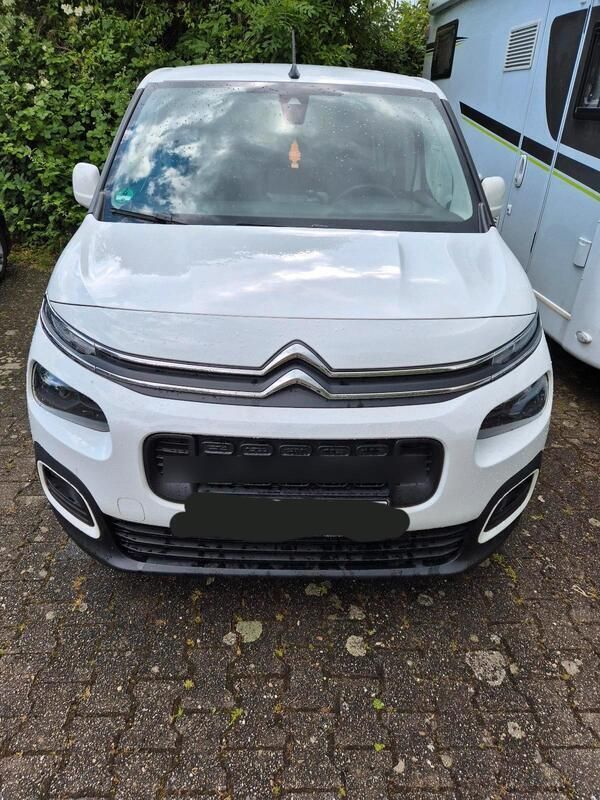 Weiß Gebraucht 2018 Citroën Berlingo Van / Kleinbus | 12.500 € - Bild 1/4