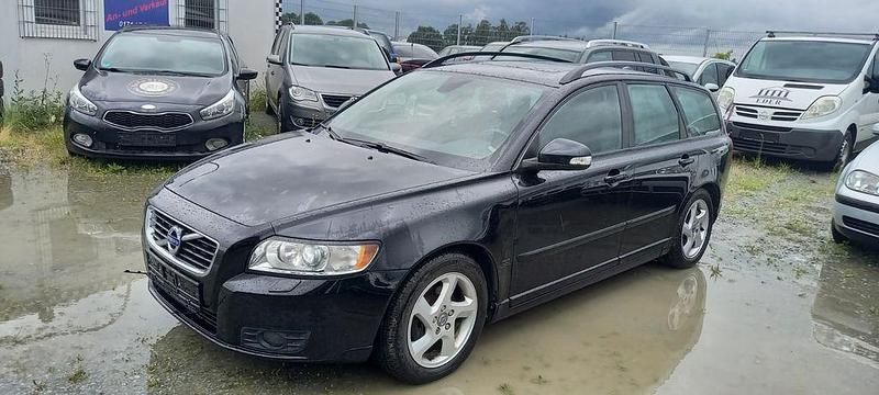 Schwarz Gebraucht 2011 Volvo V50 Kombi | 2.850 € (Guter Preis) - Bild 1/4
