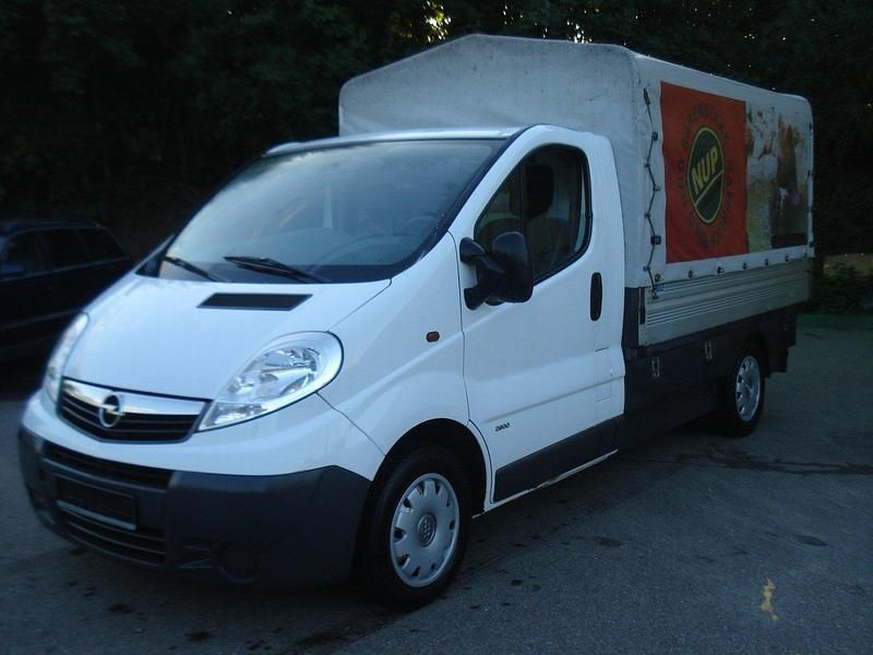 Weiß Gebraucht 2011 Opel Vivaro Van | 3.798 € (Superpreis) - Bild 1/4