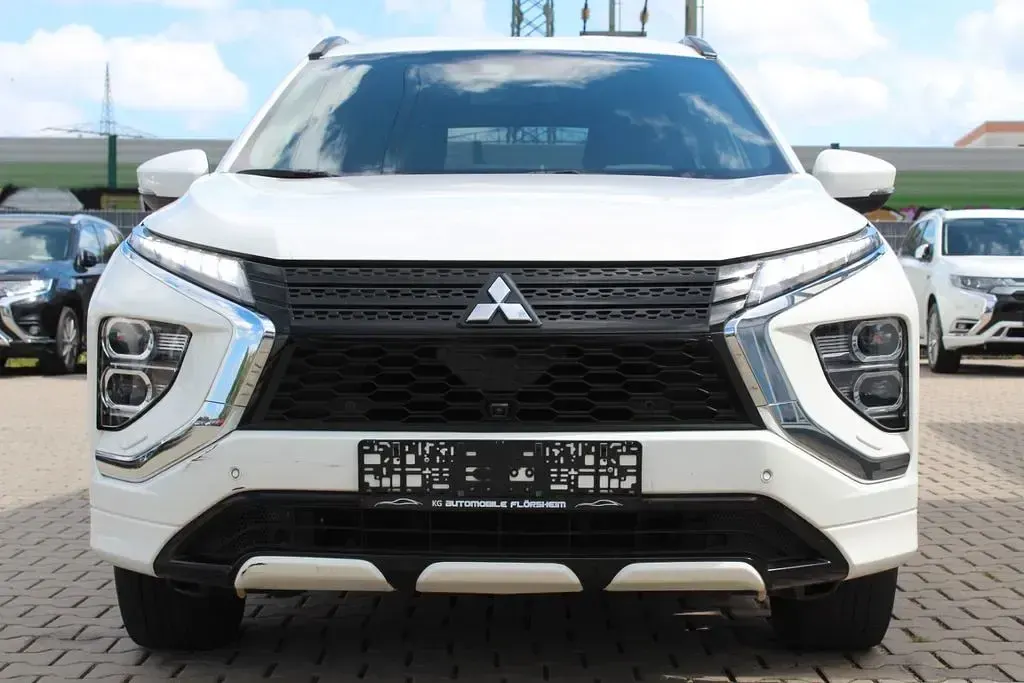 Gebraucht Mitsubishi Eclipse Cross Plus 188 PS (138 kW) 2022 Weiß SUV