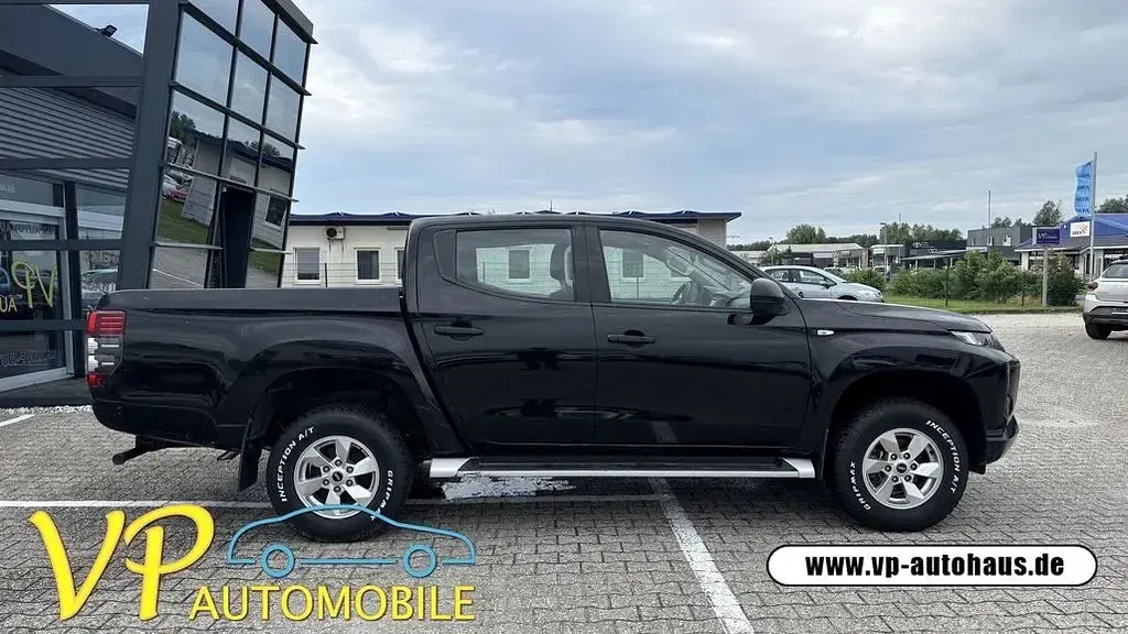 Gebraucht Mitsubishi L200 Basis 150 PS (110 kW) 2020 Schwarz Pickup