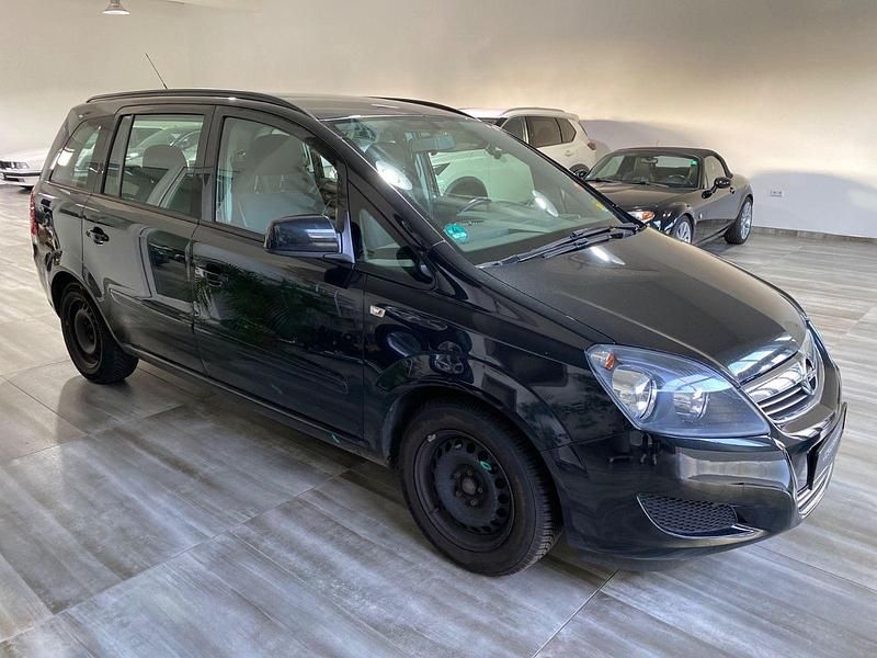 Gebraucht Opel Zafira Family 140 PS (102 kW) 2013 Schwarz Van / Kleinbus