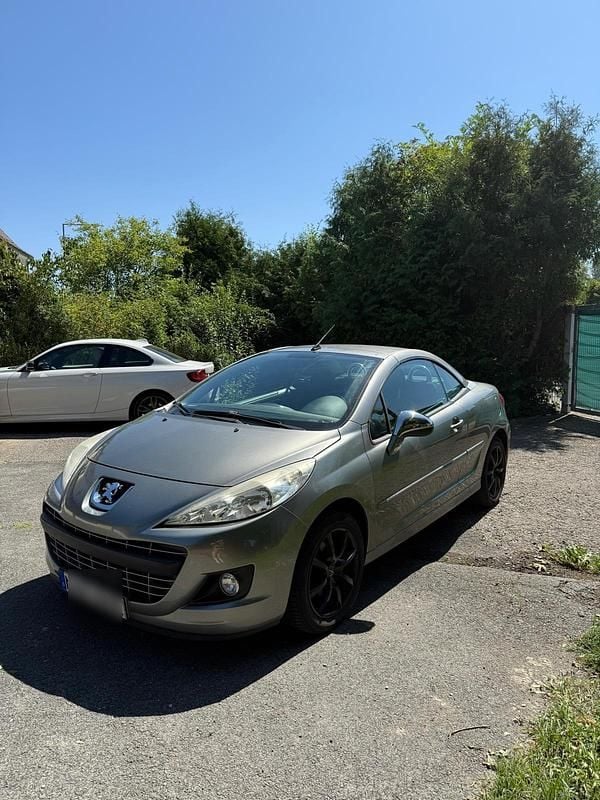 Silber Gebraucht 2010 Peugeot 207 CC Cabrio | 2.100 € (Superpreis) - Bild 1/4